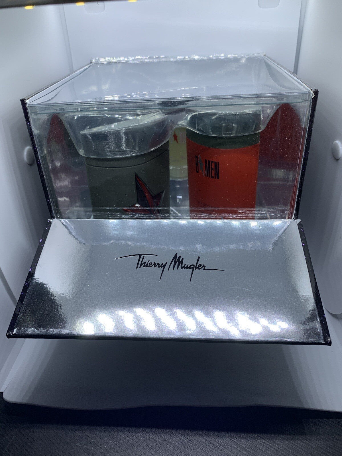 Thierry Mugler B Men Gift Set 1.7 FL OZ /50 ML EDT Spray + Deo + Body Shampoo2