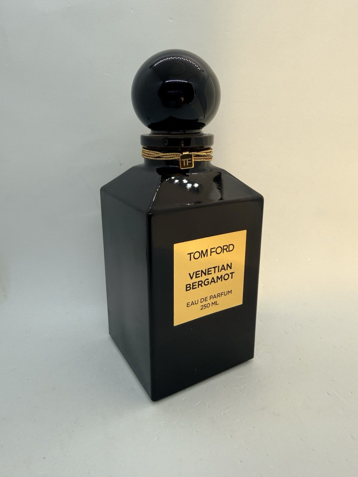Tom Ford Venetian Bergamot  EDP 250ml/8.5 Oz  (Discontinued)3