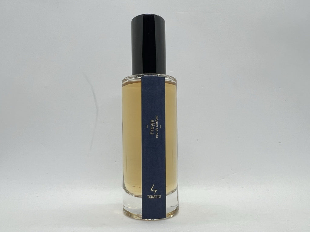 Freyja By Tonatto 30ml/1 Oz ( Incense & Vanilla )2