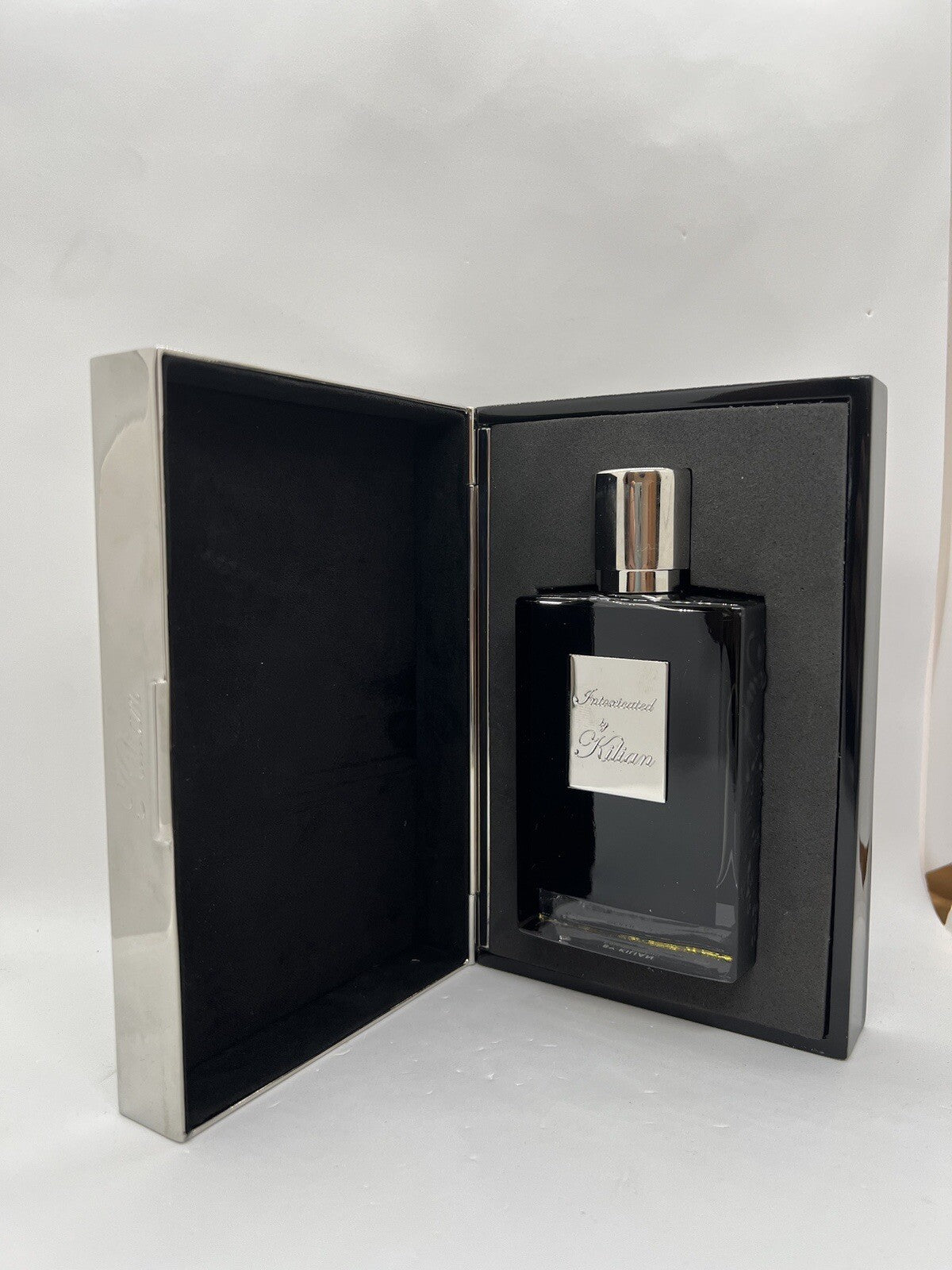 Kilian Intoxicated 50ml/1.7oz With Coffret Older Version Silver Cap See Pics0