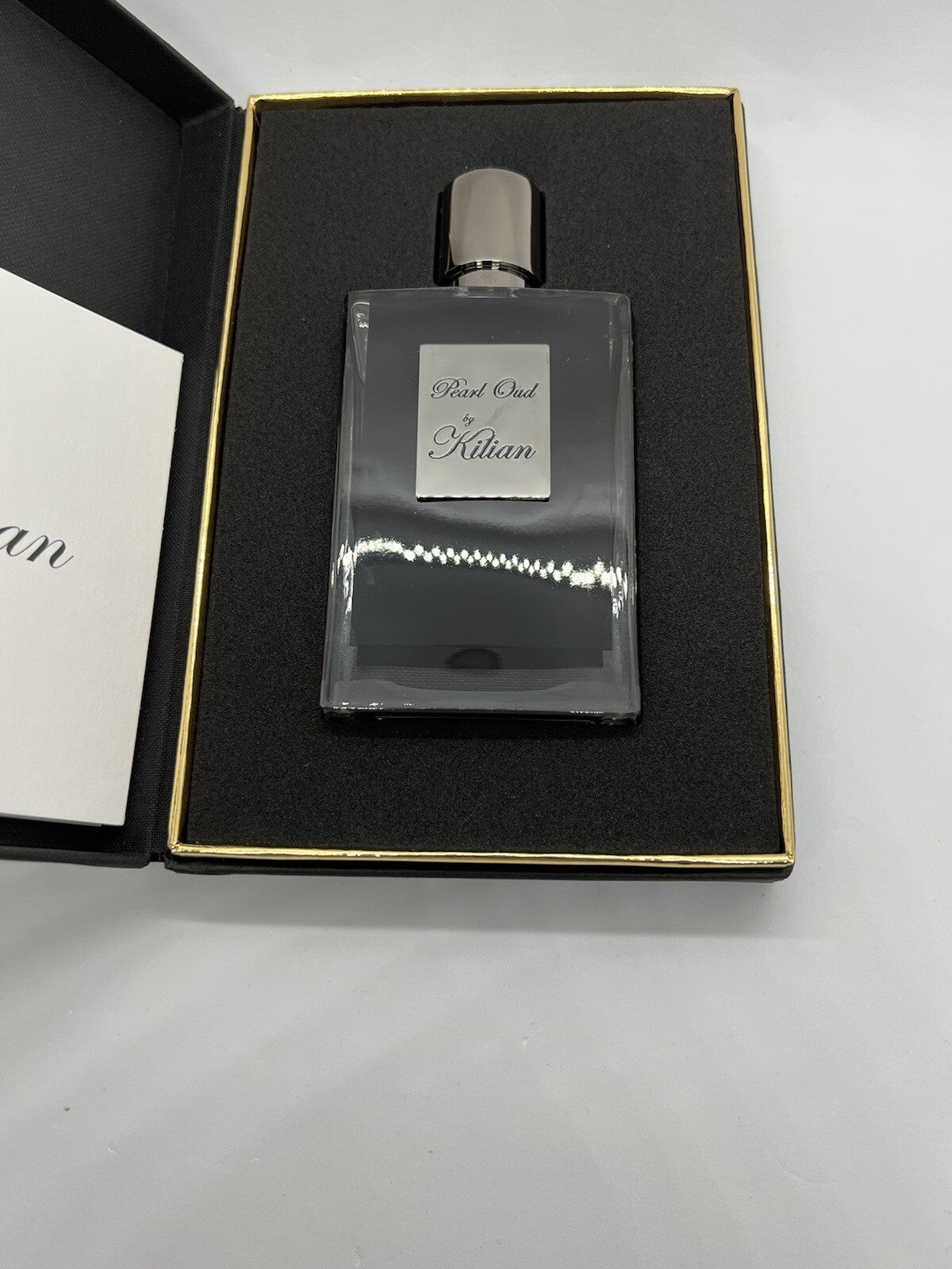 Pearl oud edp By Kilian 50ml/1.7 oz Discontinued Grey Cap/grey Plate3